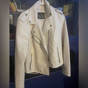 White Levi women’s large leather jacket. Only worn a couple times.